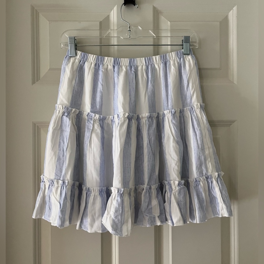 NWT Princess Polly Salt Water Striped
Mini Skirt w/ruffles, blue/white -size 10